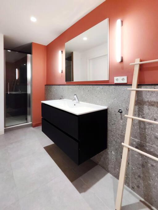 Moderno Apartamento En Terrassa Centro Dış mekan fotoğraf