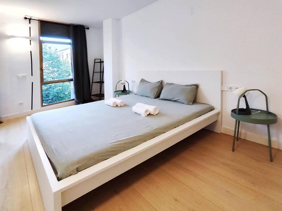 Moderno Apartamento En Terrassa Centro Dış mekan fotoğraf
