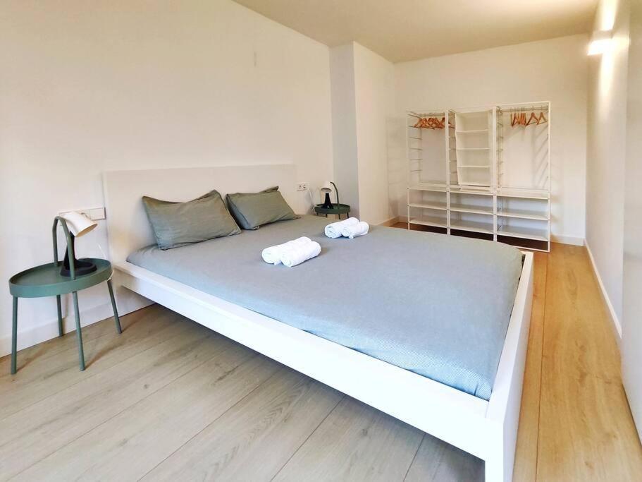 Moderno Apartamento En Terrassa Centro Dış mekan fotoğraf